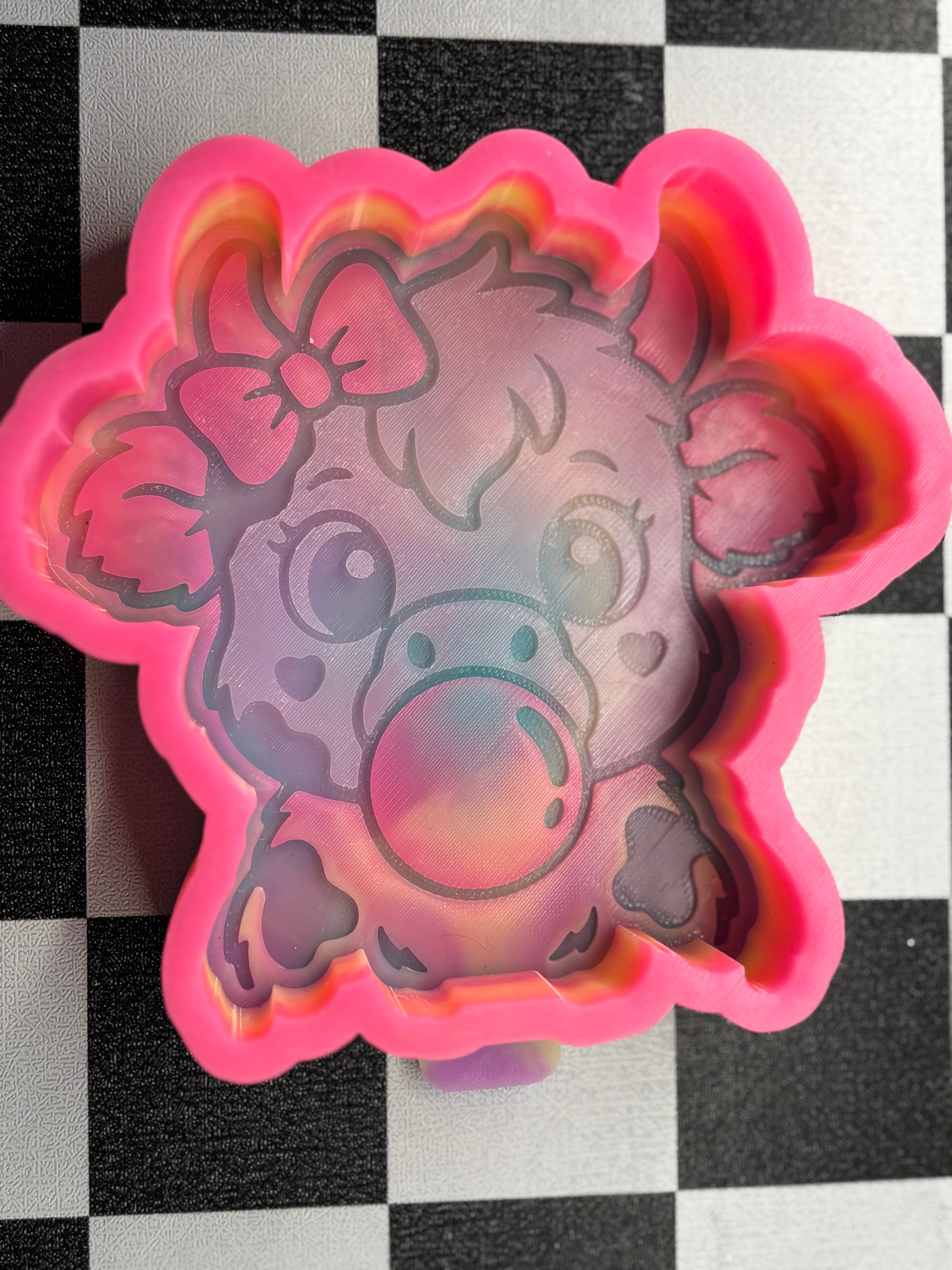 Custom bubblegum highland cow freshie mold