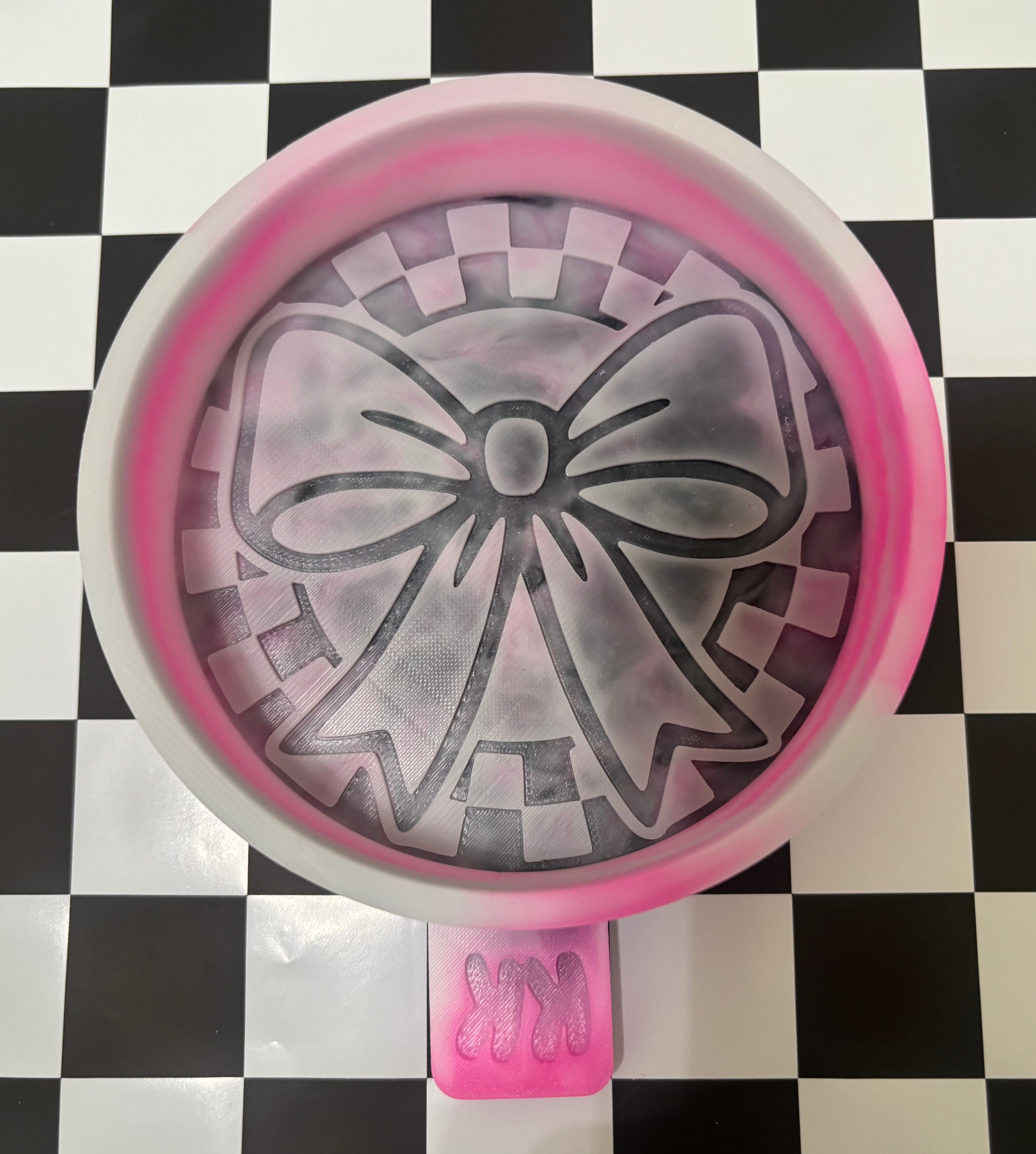 Custom checkered bow mold