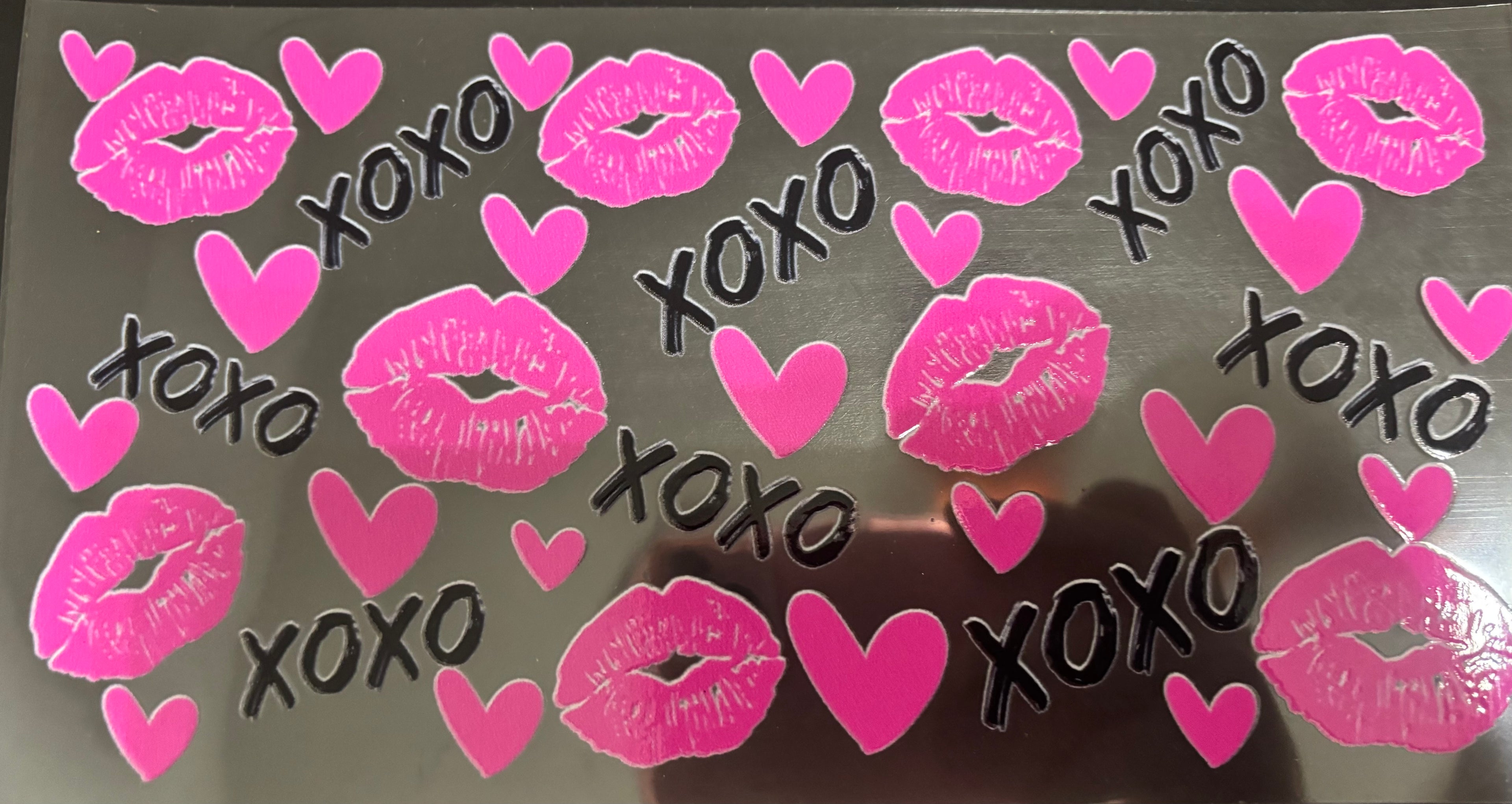 16 oz xoxo pink lips