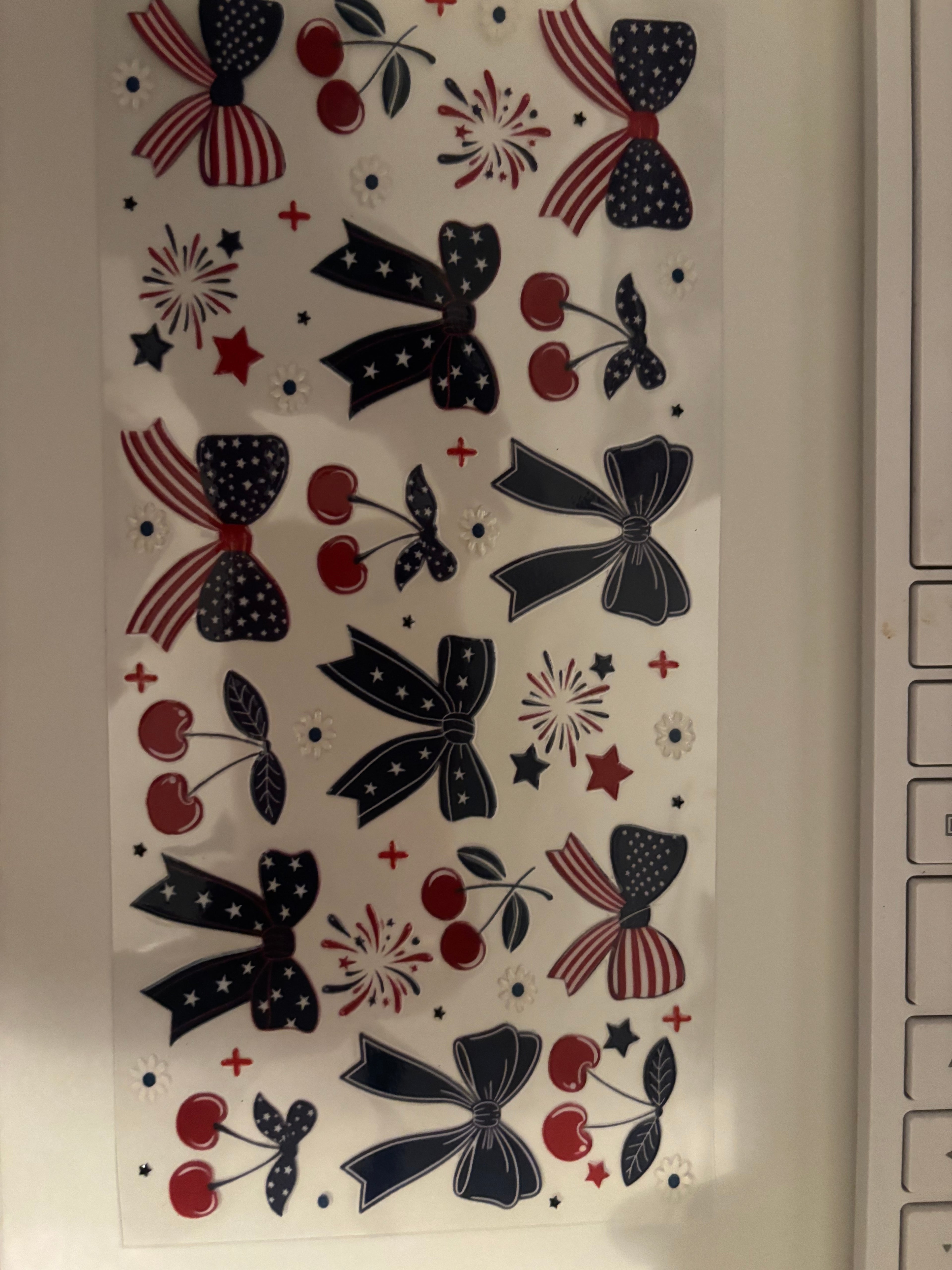 Red, White, and Blue Bow Cherriess 160z Cup Wrap