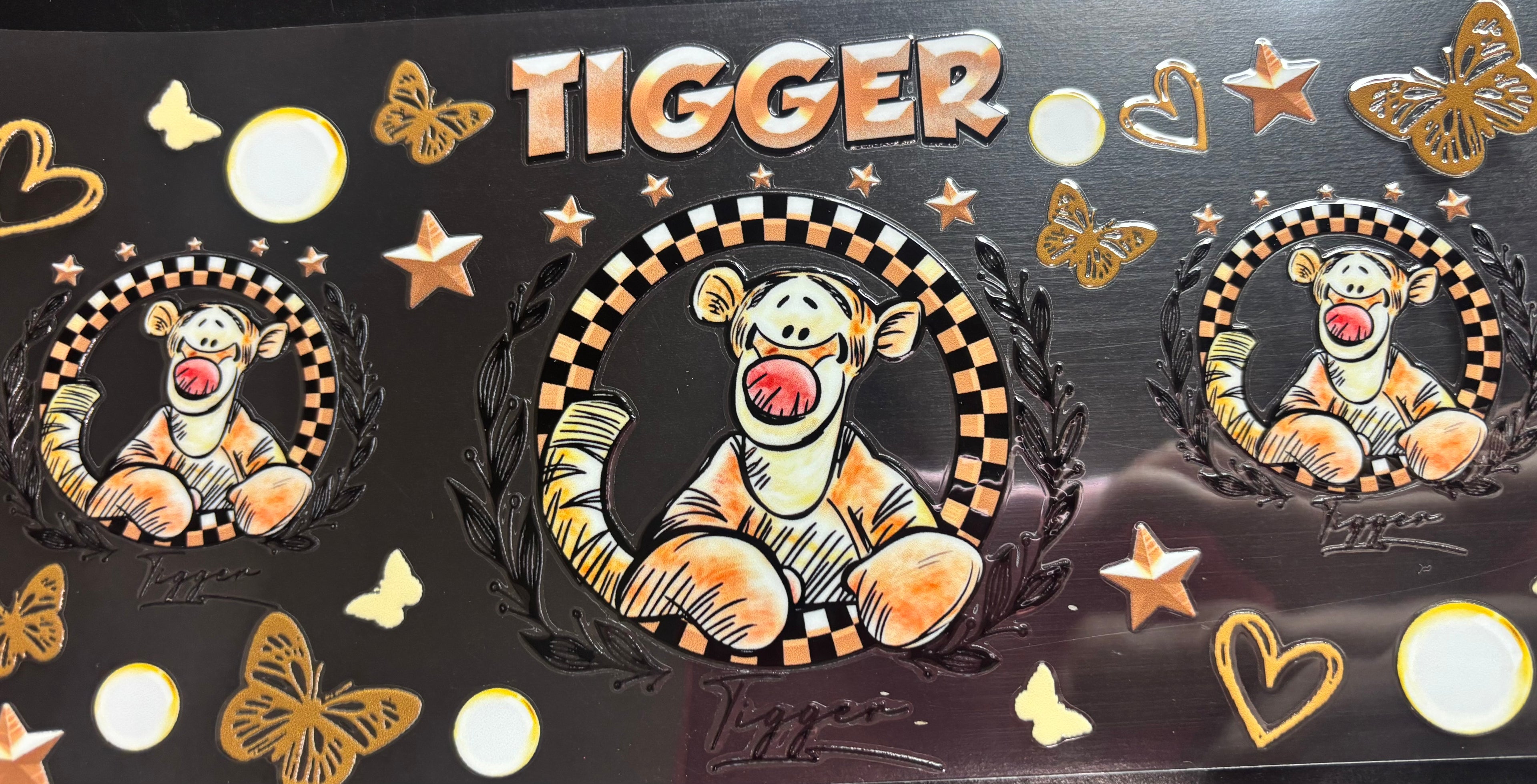 16 Oz Tigger Checkered Cup Wrap