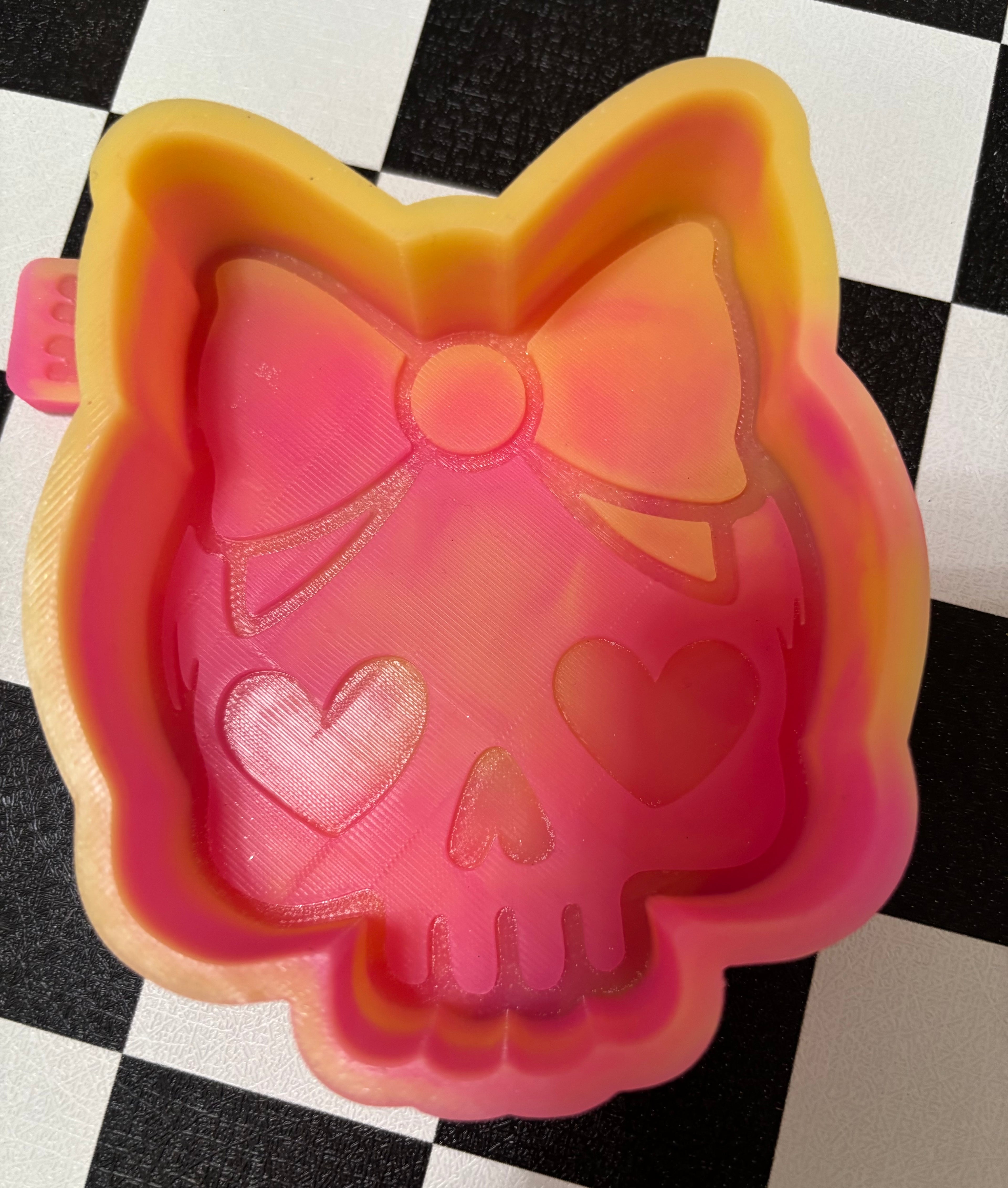 Custom Cute Skull With Bow Freshie Mold