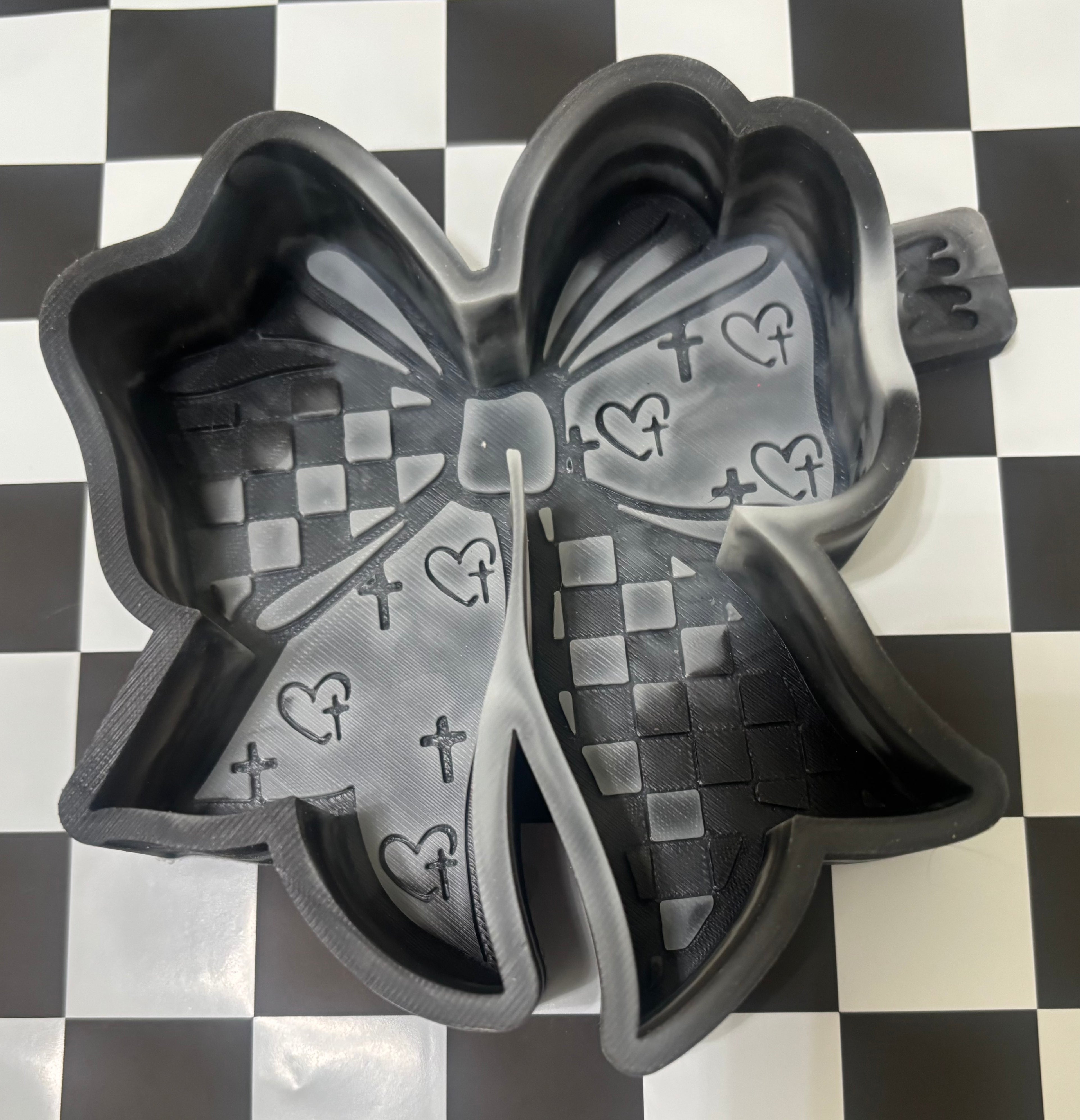 Custom checkered with cross bow mold