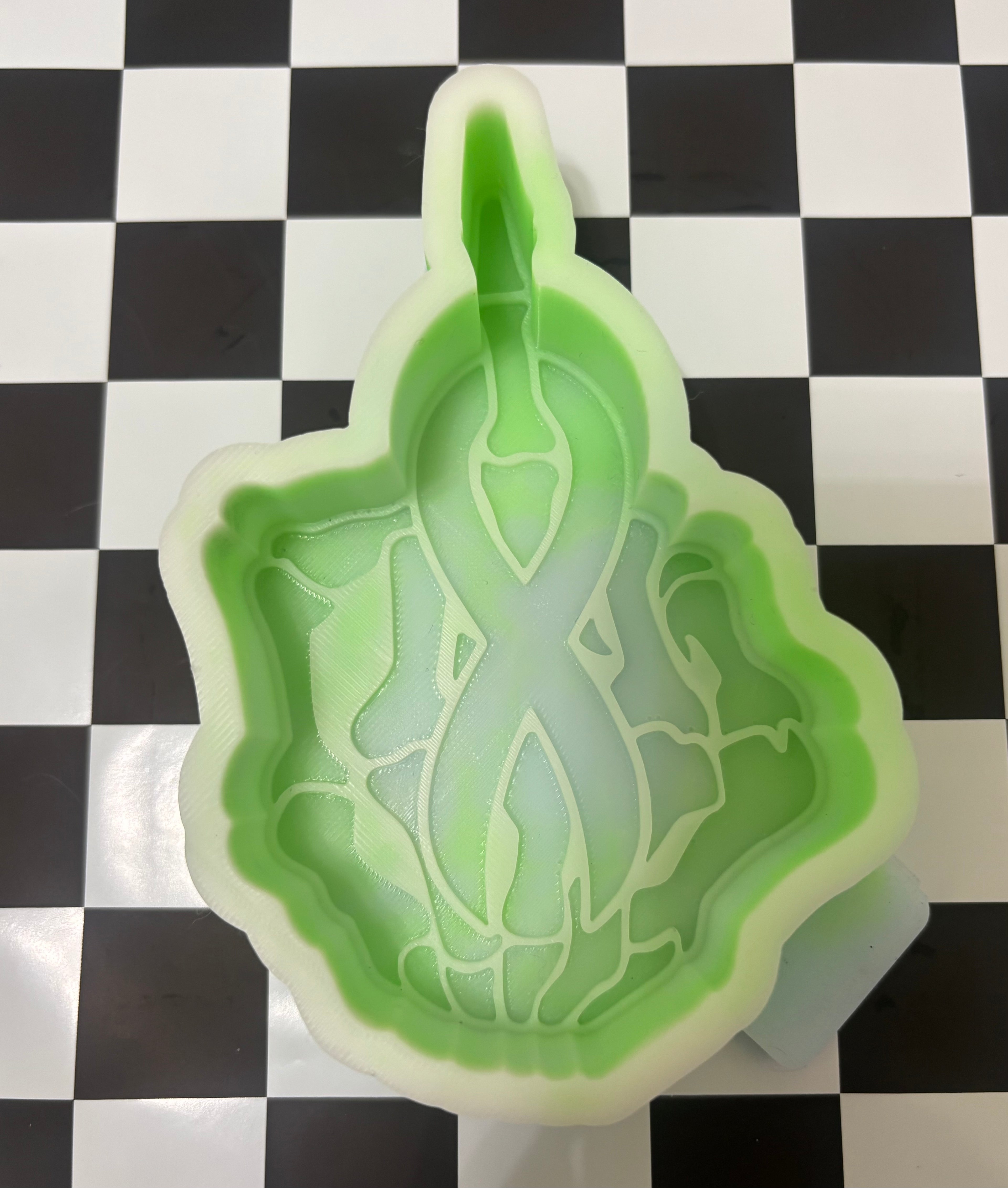 Custom ribbon skull hand mold